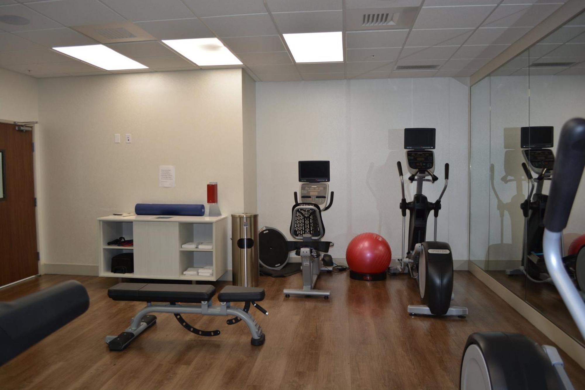 Holiday Inn Express & Suites Liberal Buitenkant foto