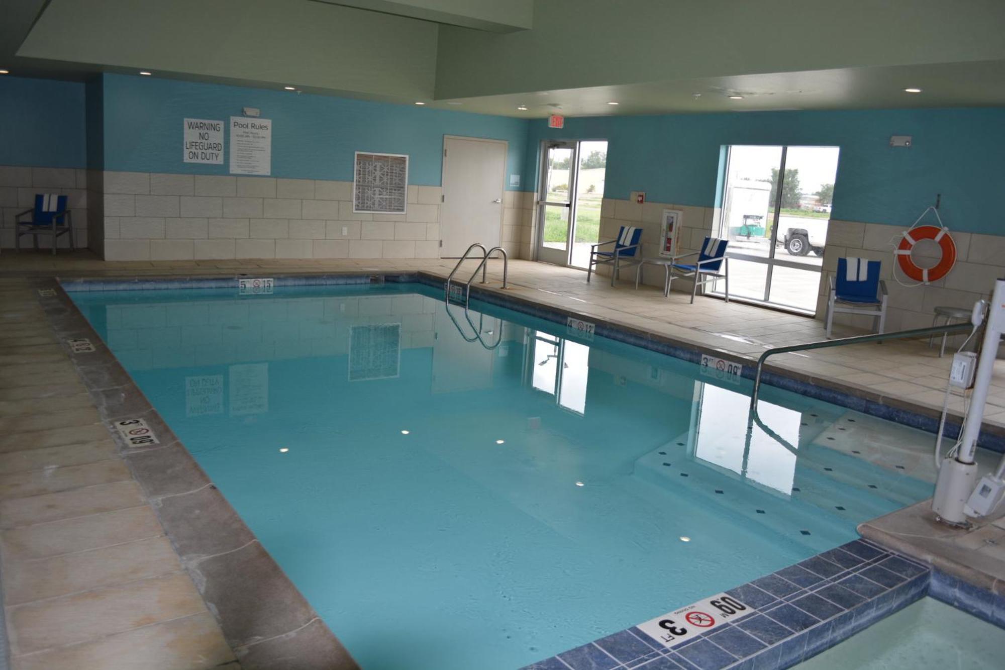 Holiday Inn Express & Suites Liberal Buitenkant foto