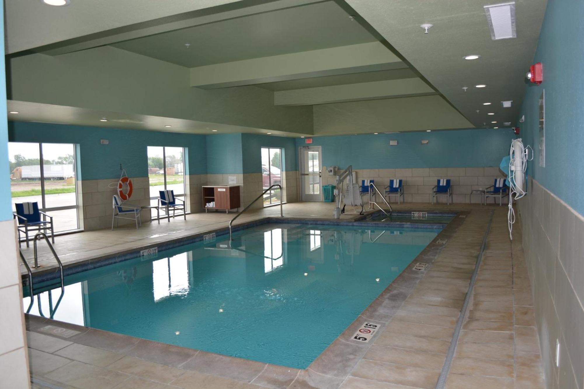 Holiday Inn Express & Suites Liberal Buitenkant foto