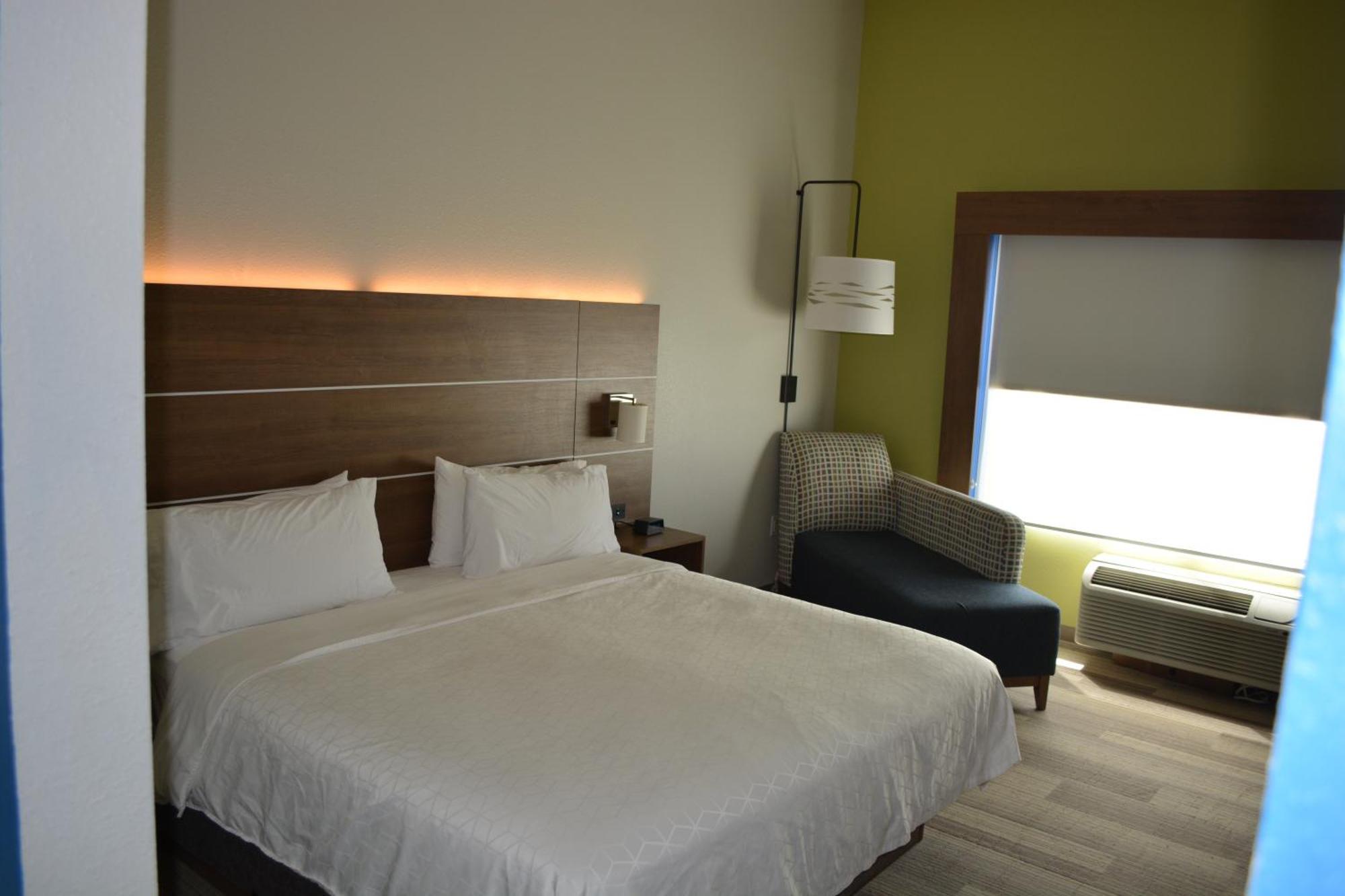 Holiday Inn Express & Suites Liberal Buitenkant foto