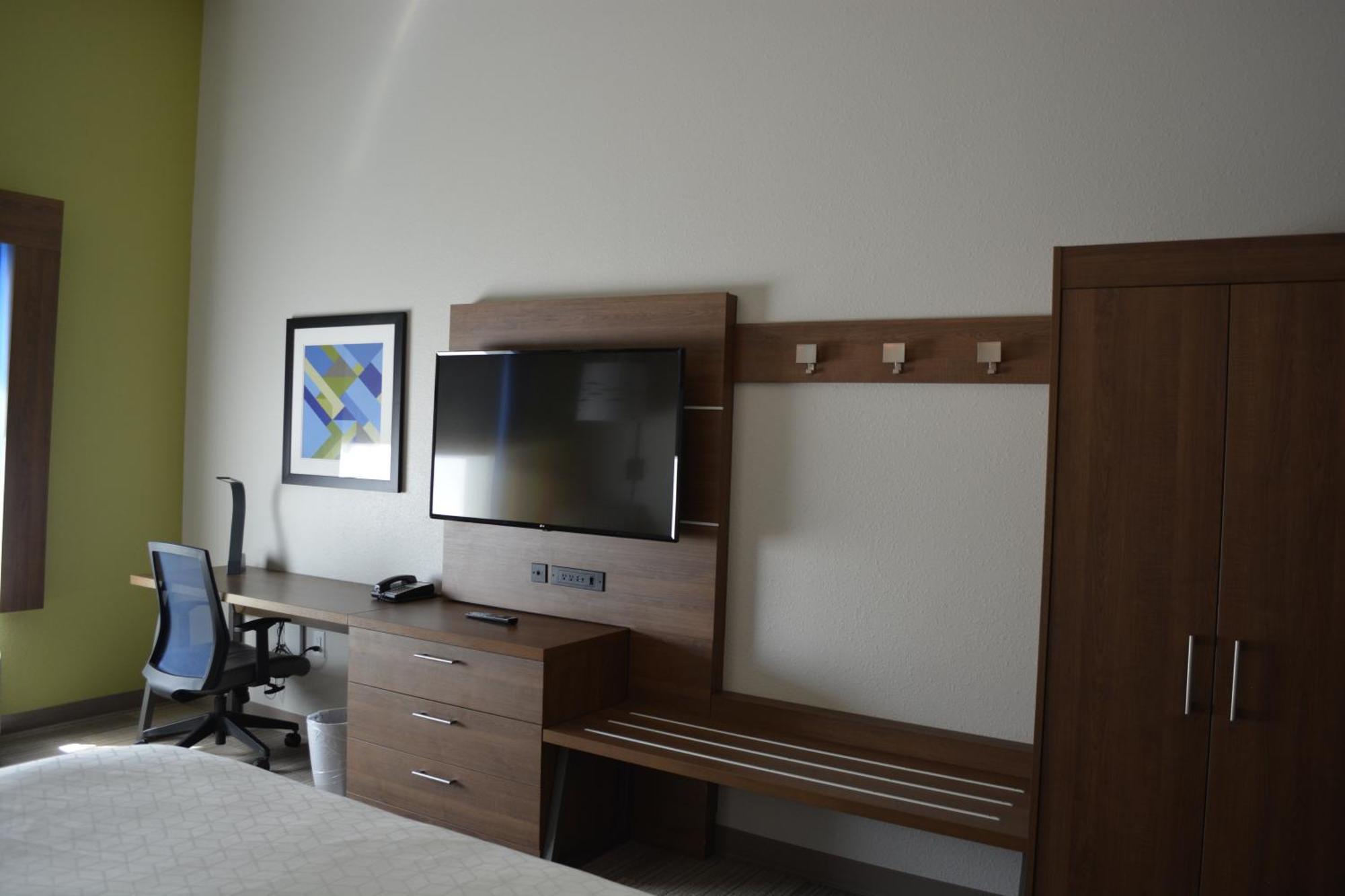 Holiday Inn Express & Suites Liberal Buitenkant foto