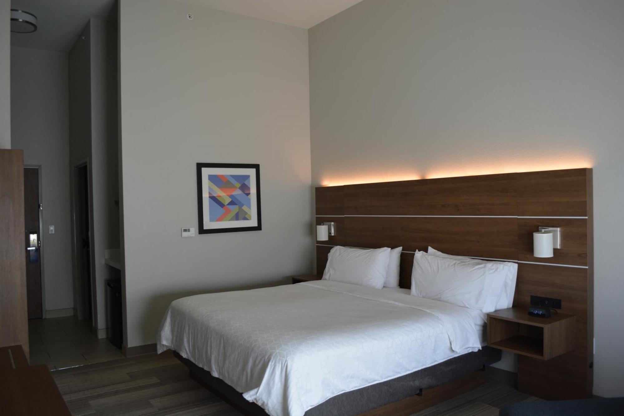 Holiday Inn Express & Suites Liberal Buitenkant foto