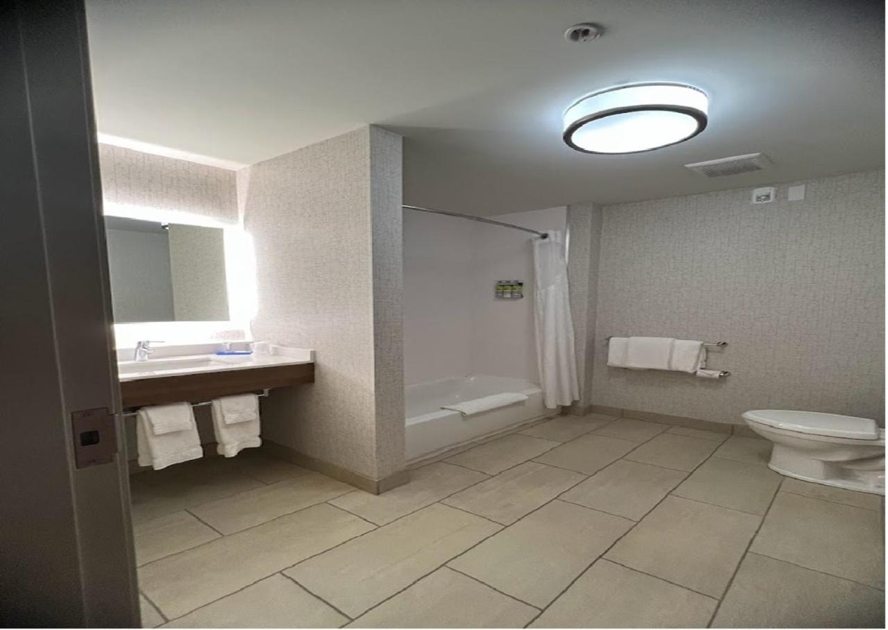 Holiday Inn Express & Suites Liberal Buitenkant foto