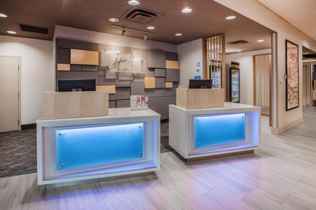 Holiday Inn Express & Suites Liberal Buitenkant foto